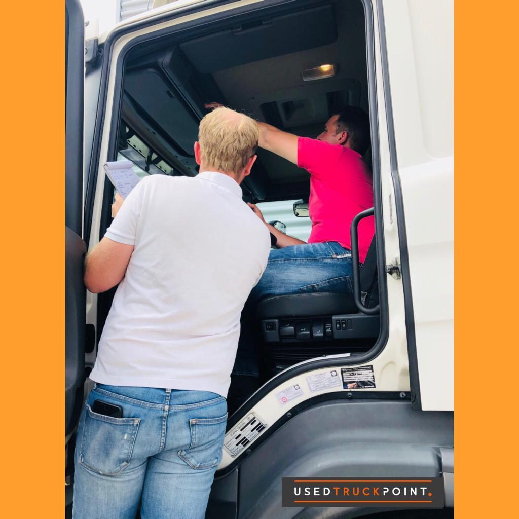 Used Truck Point BV - Грузовики VOLVO undefined: фото 3