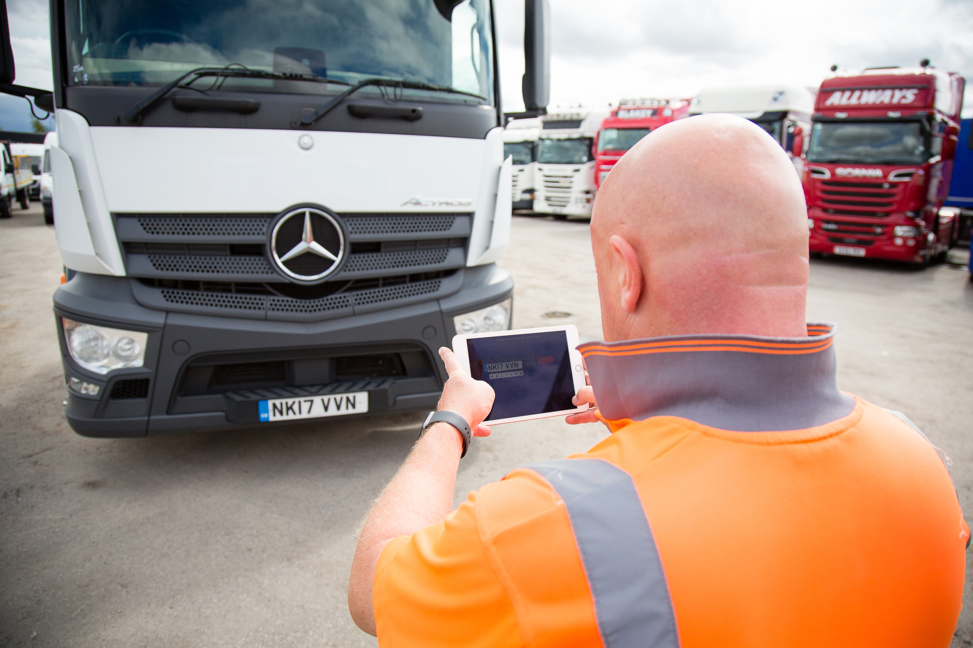 COMMERCIAL VEHICLE AUCTIONS LIMITED - Тягачи MERCEDES-BENZ undefined: фото 13