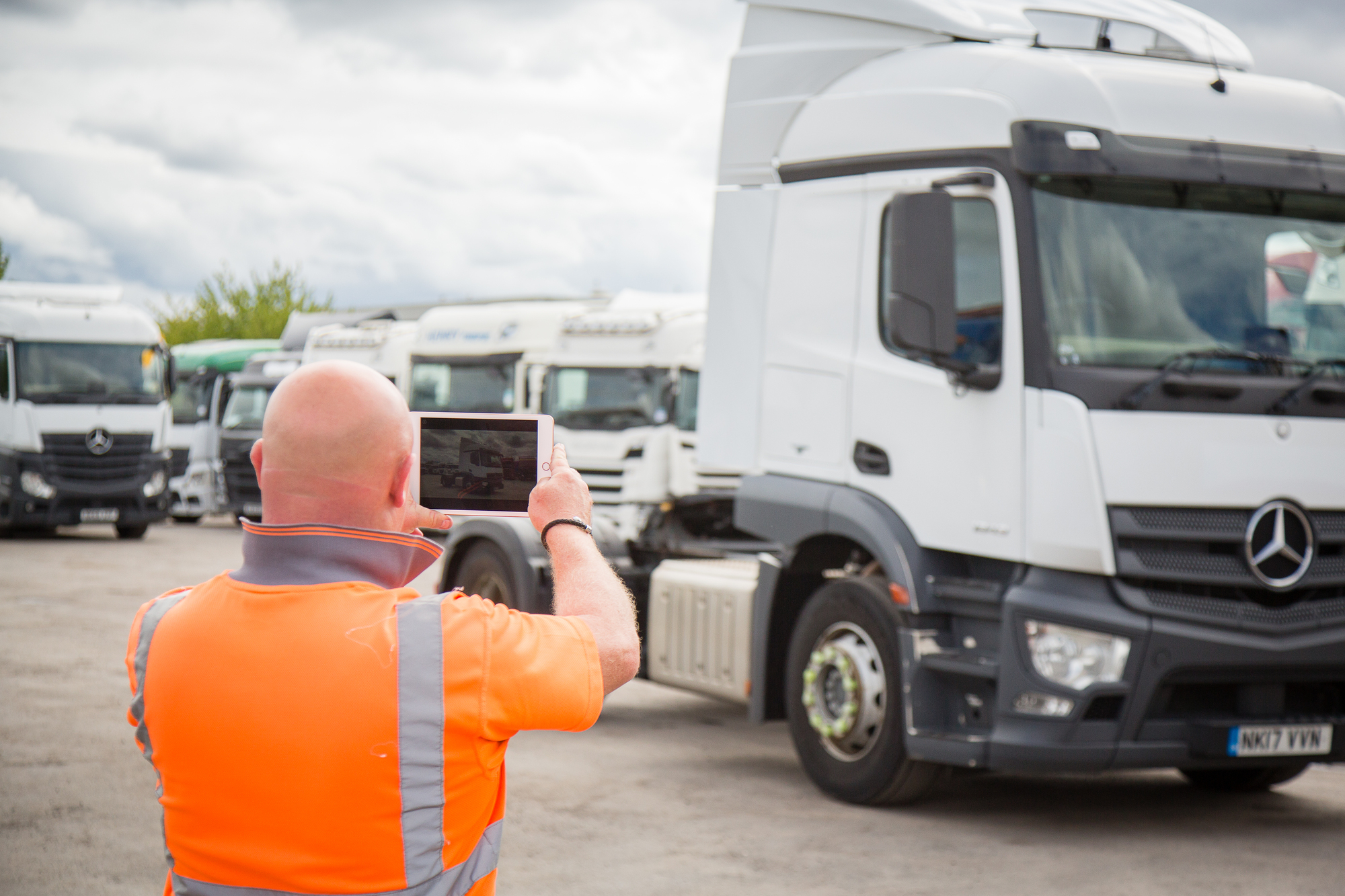 COMMERCIAL VEHICLE AUCTIONS LIMITED - Тягачи MERCEDES-BENZ undefined: фото 15