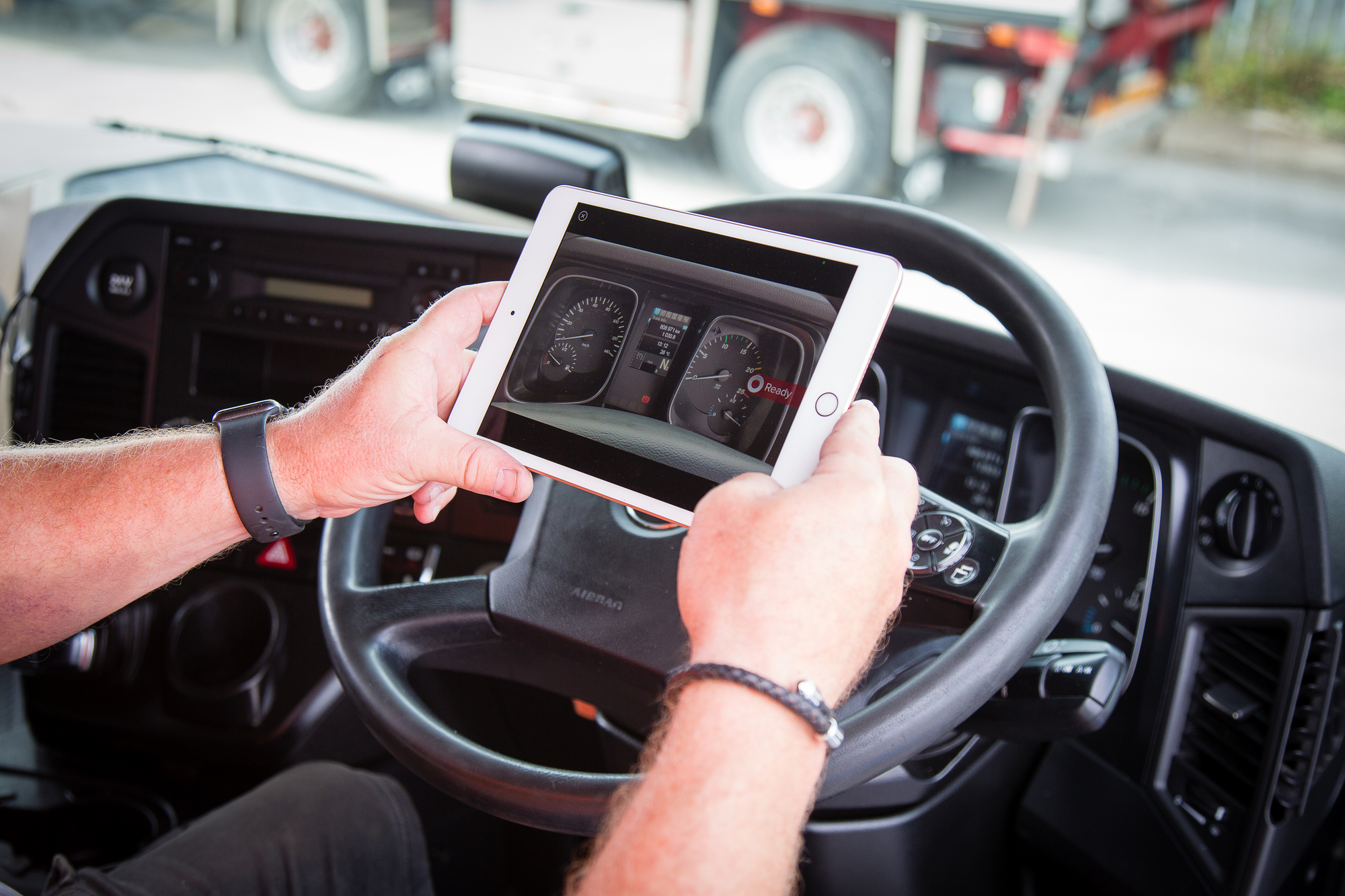 COMMERCIAL VEHICLE AUCTIONS LIMITED - Тягачи MERCEDES-BENZ undefined: фото 14