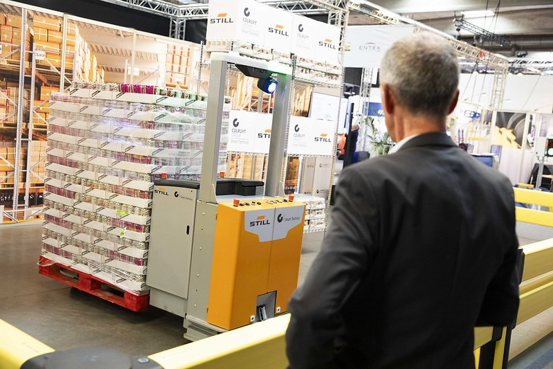 Auto Henze - Грузовики - 4х2, дизель, Коробка передач: автоматическая, Кондиционер undefined: фото 2