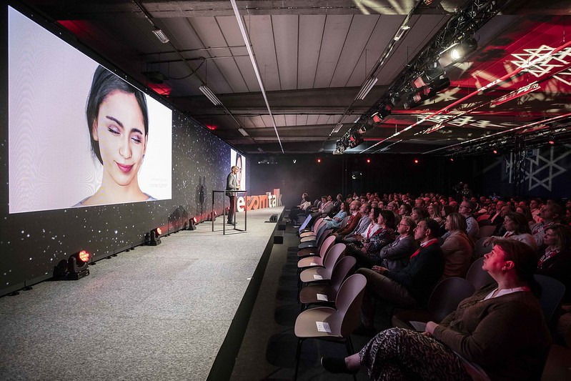 Auto Henze - Грузовики - 4х2, дизель, Коробка передач: автоматическая, Кондиционер undefined: фото 3