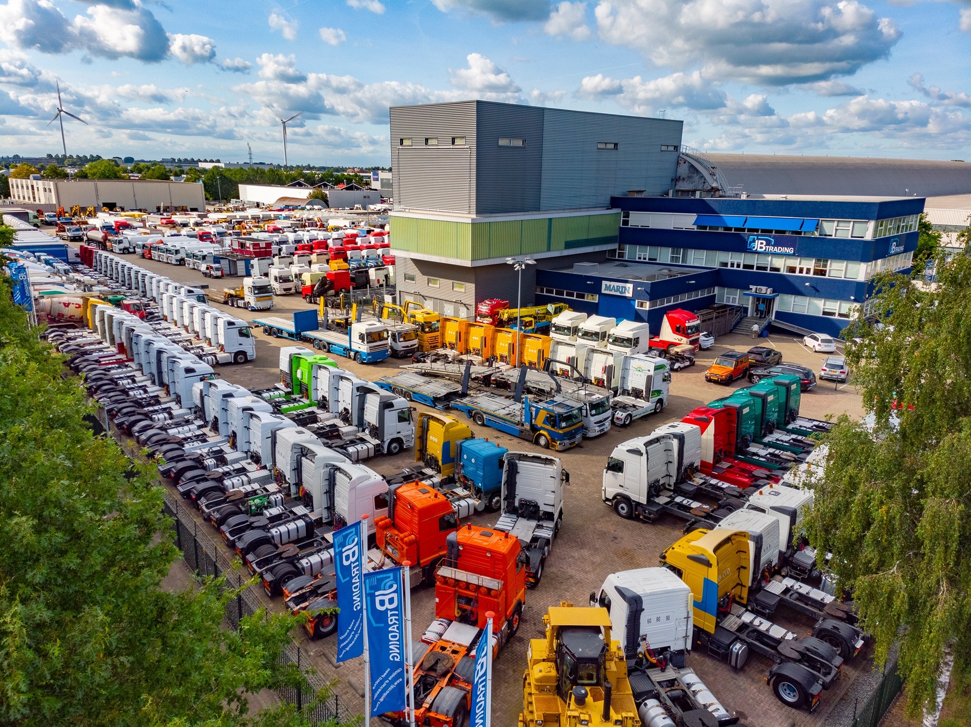 JB Trading b.v. - Коммунальная и специальная техника undefined: фото 1