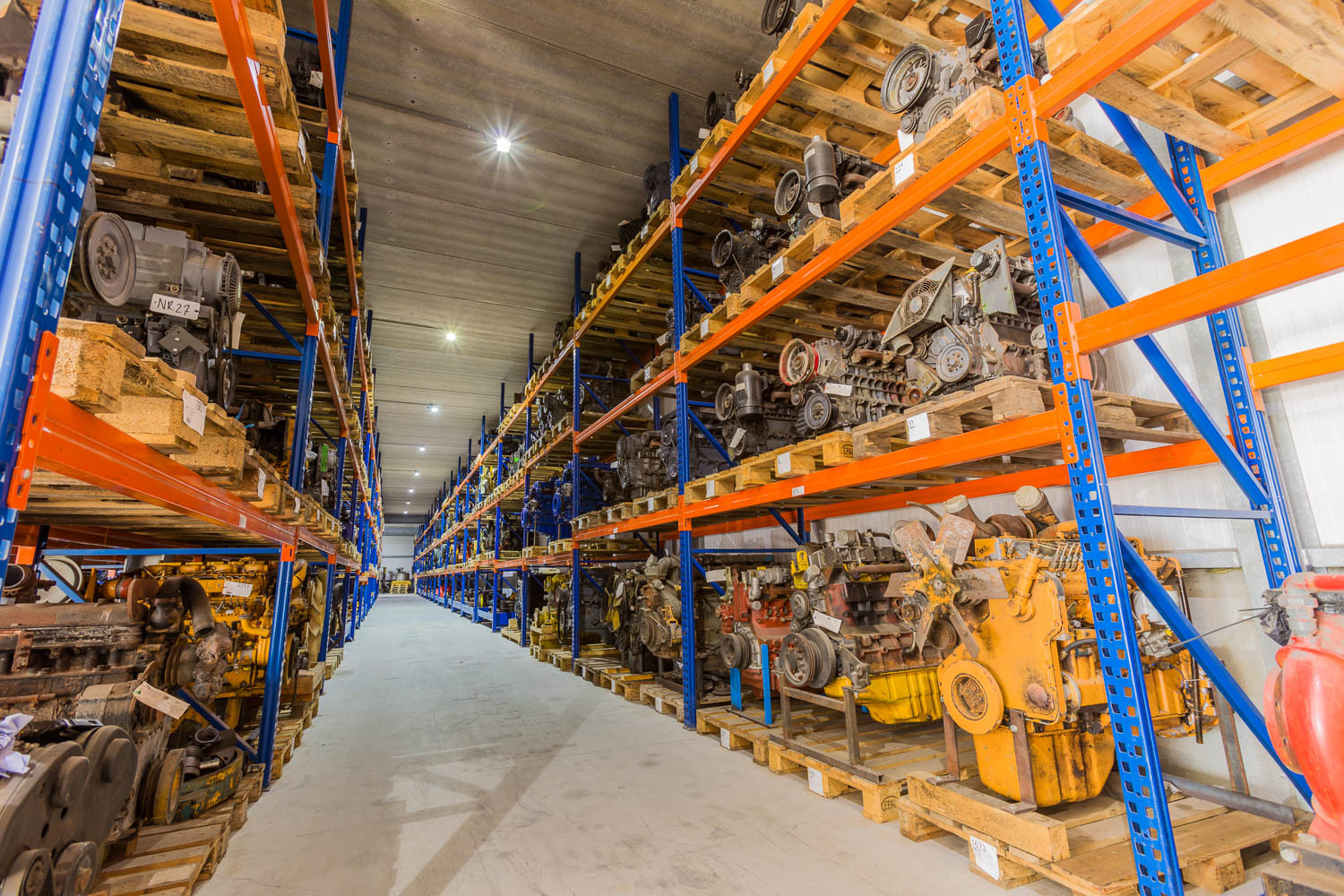 Overbeek Bouwmachines B.V. - Запчасти DAF - Новый undefined: фото 2