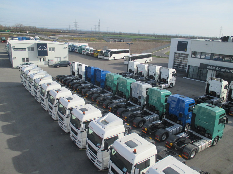 MAN Truck & Bus Vertrieb Österreich GesmbH - Фургоны - Коробка передач: автоматическая undefined: фото 1