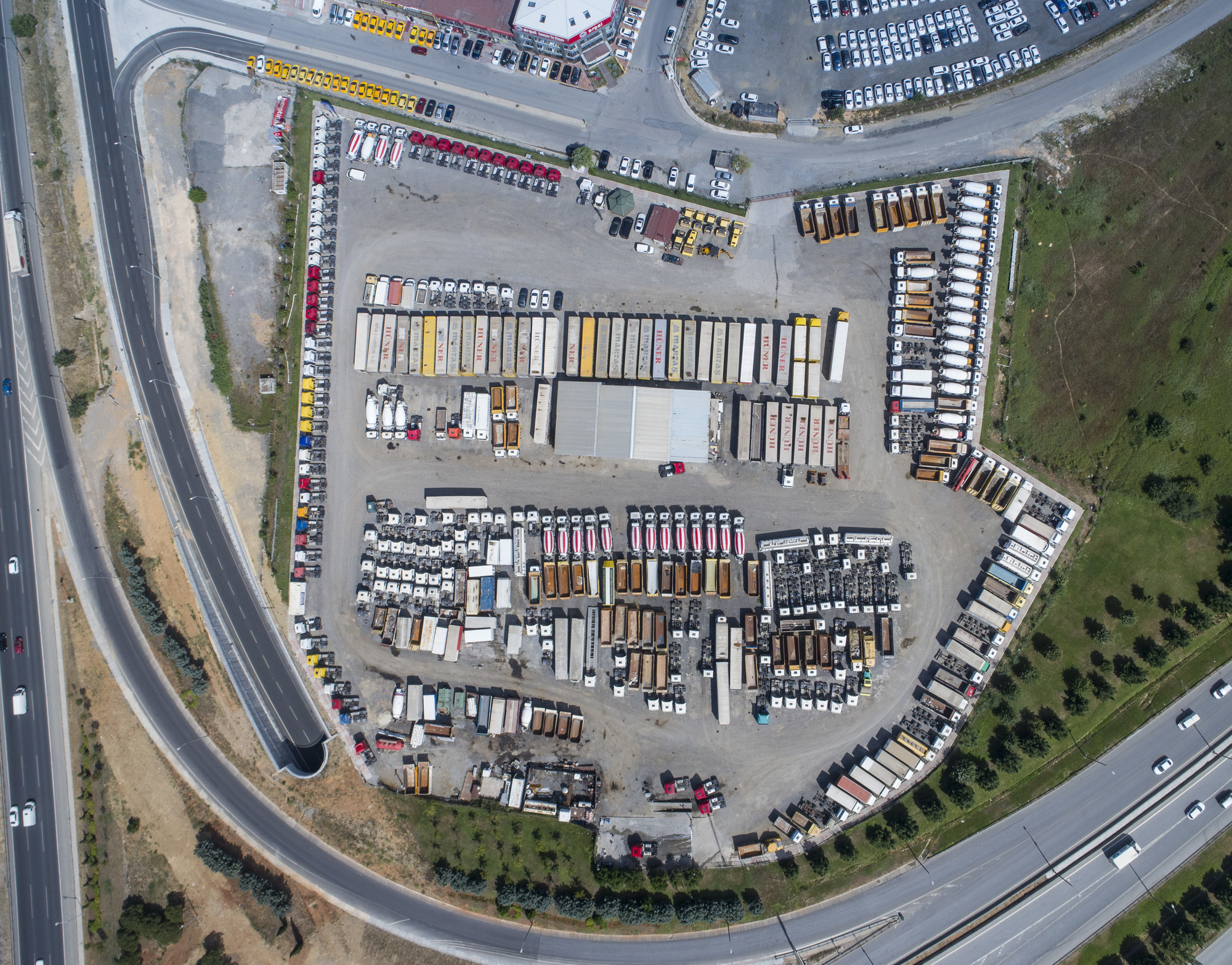 ERCAL TRUCKS - Строительная техника undefined: фото 2