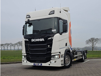 Грузовик-контейнеровоз/ Сменный кузов SCANIA R 450