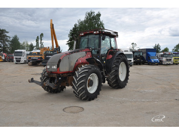 Трактор VALTRA T190