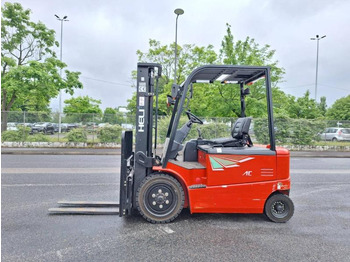 Электропогрузчик Heli CPD30: фото 3 Электропогрузчик Heli CPD30: фото 3