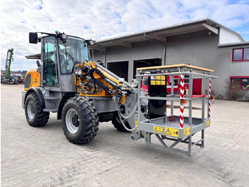 Колёсный погрузчик Paus TSL 9088: фото 2 Колёсный погрузчик Paus TSL 9088: фото 2
