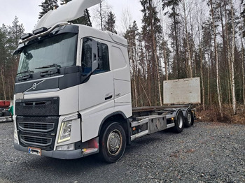 Грузовик-контейнеровоз/ Сменный кузов VOLVO FH13 500