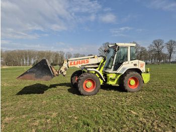 Телескопический погрузчик CLAAS