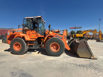Колёсный погрузчик DOOSAN DL250