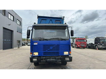 Самосвал Volvo FL 12.380 (8X4 /STEEL SUSP. / BOITE MANUELLE / MANUAL GEARBOX): фото 2
