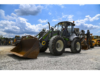 Экскаватор-погрузчик