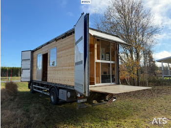 Грузовик с закрытым кузовом VOLVO FM9