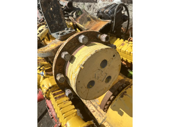 Поворотный кулак MANITOU