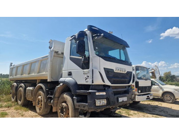 Самосвал IVECO Trakker