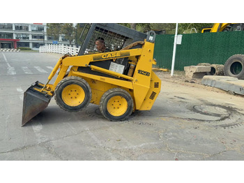 Мини-погрузчик с бортовым поворотом CASE