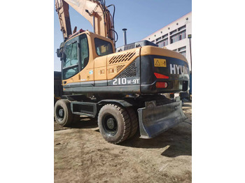 Колёсный экскаватор HYUNDAI R210W-9: фото 3 Колёсный экскаватор HYUNDAI R210W-9: фото 3