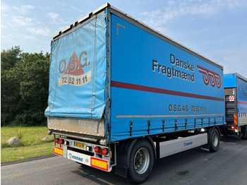 Тентованный прицеп KRONE