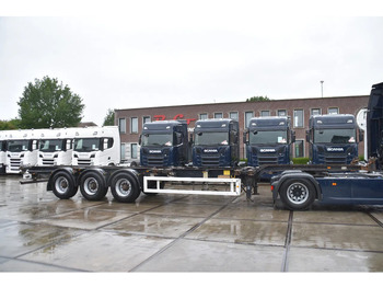 Полуприцеп-контейнеровоз/ Сменный кузов KRONE SDC