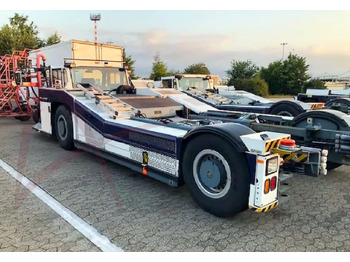 Аэродромный тягач GOLDHOFER