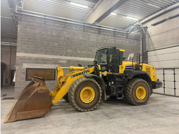 Колёсный погрузчик KOMATSU WA475