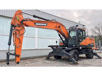 Колёсный экскаватор DOOSAN DX210