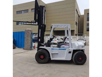 Дизельный погрузчик TCM