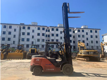 Дизельный погрузчик Toyota Forklift 5 ton Diesel Forklift FD50 with 5m High Mast: фото 3