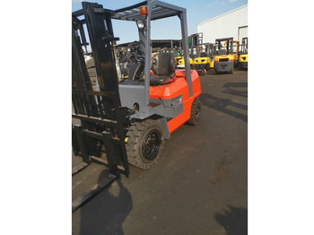 Вилочный погрузчик TOYOTA