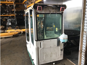 Кабина и интерьер LIEBHERR