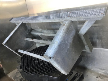 Кабина и интерьер LIEBHERR