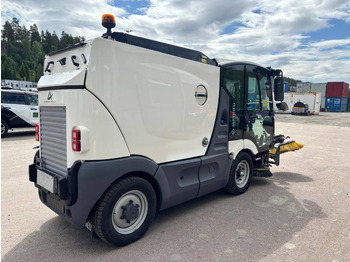 Подметально-уборочная машина Mathieu MC-210 Azura Flex Street Sweeper: фото 3 Подметально-уборочная машина Mathieu MC-210 Azura Flex Street Sweeper: фото 3