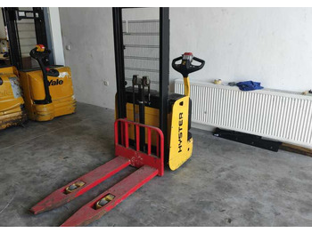 Штабелер HYSTER