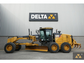 Грейдер CATERPILLAR 140M