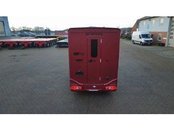 Прицеп-коневоз Equi-Trek Star-Treka: фото 3