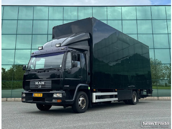 Грузовик с закрытым кузовом MAN