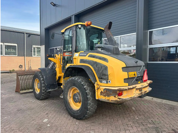 Колёсный погрузчик Volvo L45G: фото 2 Колёсный погрузчик Volvo L45G: фото 2