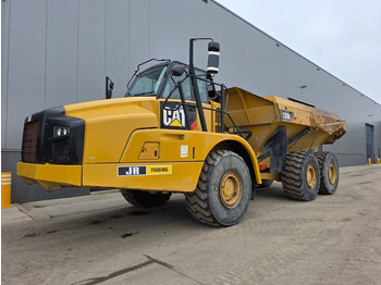 Сочленённый самосвал CATERPILLAR