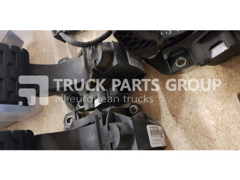 : фото в шапке страницы