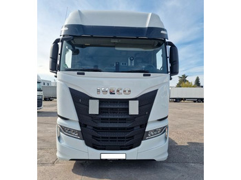 Тягач IVECO