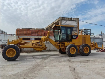 Грейдер CATERPILLAR 140H