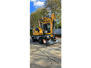 : фото в шапке страницы