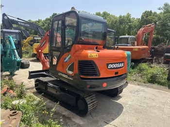 Мини-экскаватор DOOSAN DX60