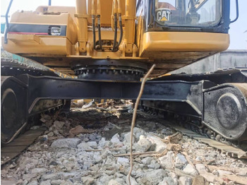 Гусеничный экскаватор CATERPILLAR 320B