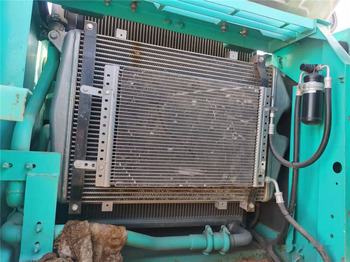 Гусеничный экскаватор KOBELCO