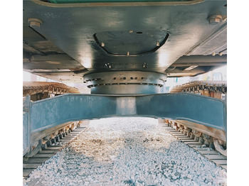 Гусеничный экскаватор KOBELCO