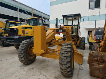 Грейдер CATERPILLAR 140H